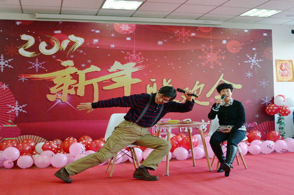5、编目部表演的小品《小绍说事儿》.JPG