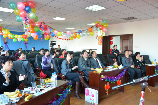 3+1、联欢会现场.JPG