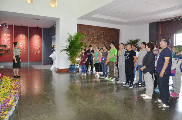 4、馆内参观.JPG
